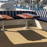 Luxury Afloat Yacht Paradise 3 Bedrooms 3Bath 5 Beds With Full Marina View