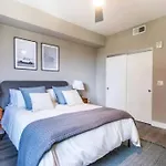 Comfortable & Spacious 2Bdr - 2Bth For 4 Guests In Hollywood
