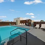 Beryl Breeze - Rooftop Pool Sunny 2Br By The Pier