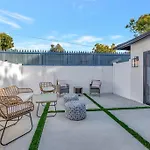 Home Next To Universal And Hollywood La
