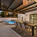 Modern Farmhouse With Panoramic Hill Views, Heated Salt Water Pool, Hot Tub