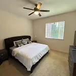Luxury Designed 2 Bedrooms Part Hotel In Woodland Hills Ca