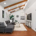 Modern Farmhouse With Panoramic Hill Views, Heated Salt Water Pool, Hot Tub