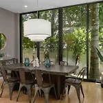 Modern & Elegant Villa West Hollywood