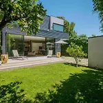 Modern & Elegant Villa West Hollywood