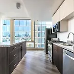 2Br Luxury Highrise Hollywood