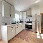 Modern Two Bedroom Two Bath W/ Parking And Laundry