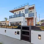 The Penmar Retreat - Luxurious Resort-Style Oasis