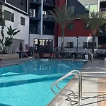 Luxury Designed 2 Bedrooms Part Hotel In Woodland Hills Ca