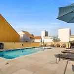 Stylish In Sunny Santa Monica Walk To Beach & Pier