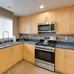 Sunny Condo W/ 2 Story Panoramic Ocean Views