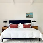 Stunning Hollywood Midcentury Modern-Views-Best Location!