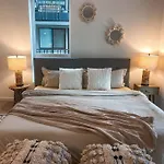 Luxury 1Bdr Centrally Located In Hollywood
