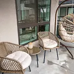 Luxury 1Bdr Centrally Located In Hollywood