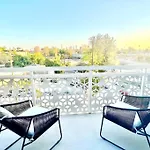 New One Bedroom Penthouse, Silver Lake + Parking!