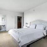 Spacious 2 Bedroom 2 Bathroom Unit Great Location
