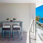 Ocean View Santa Monica Three-Bedroom Apartment