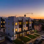 Luxury Modern 4 Bedroom With Rooftop Deck #4
