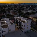Luxury Modern 4 Bedroom With Rooftop Deck #4