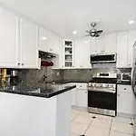 Collinswood Room With Private Bathroom In Shared Apartment