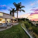 Hollywood Hills Luxury Modern Home With Pool & Sunset Views