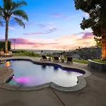 Hollywood Hills Luxury Modern Home With Pool & Sunset Views