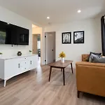Fun 5 Bedroom House Near Dtla
