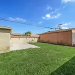 Los Angeles Inglewood Completely Renovated Oasis