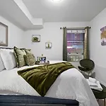 Dtla Escape Skyline Views With Luxury Amenities