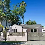 Lovely North Hollywood House Near Universal