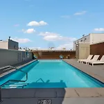 Beryl Breeze - Rooftop Pool Sunny 2Br By The Pier