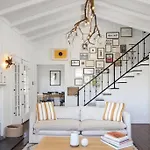 Hollywood Hills Home W Views In Laurel Canyon