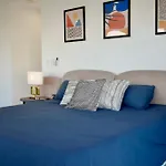 Exclusive Hillside Hideaway-Private Room