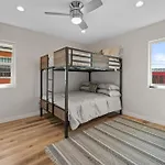 Los Angeles Inglewood Completely Renovated Oasis