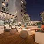 Hollywood Panoramic Views, Pool, Gym & Free Parking!