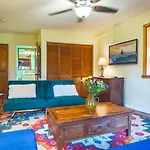 Venice Beach Garden Retreat - Yard, Cabana, Parking, 50 Feet To Beach