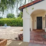 Designer 2 Bed Near Universal Sleeps 8 Hot Tub