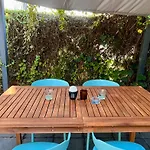 Hollywood House With Parking - Walk To Attractions