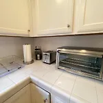 Charming Bright Traditional Home In Sherman Oaks