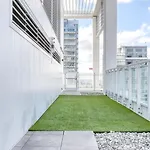 Downtown Studio W Roof Pool Gym Nr 110 Lax-733