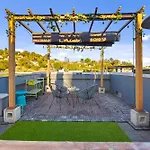 Chic Silver Lake Oasis With Breathtaking City Skyline Views, Private Rooftop & Garage