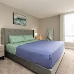 Hollywood 2Bed Apt W Rooftop Pool & Panoramic View