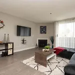 Hollywood 2Bed Apt W Rooftop Pool & Panoramic View
