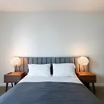New 2Br Luxury Apartment Hollywood