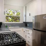 A Slice Of Paradise: 2Br Apt. With Hot Tub