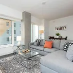 Sleeps 9 Three Bedroom Heart Of Downtown Los Angeles