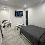 2Br Hollywood Townhouse