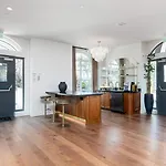 Blueground Hollywood Gym Nr Shops Trails Lax-1200