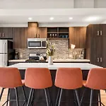 Spacious Dtla Home With 2 Bed, Free Parking And Pool