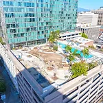 Fabulous Accommodation And Hollywood Views For 4